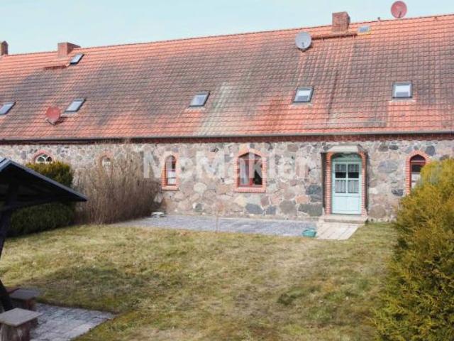 Zeitloses Wohnen im charmanten Feldstein Ambiente in Vollrathsruhe Hallalit