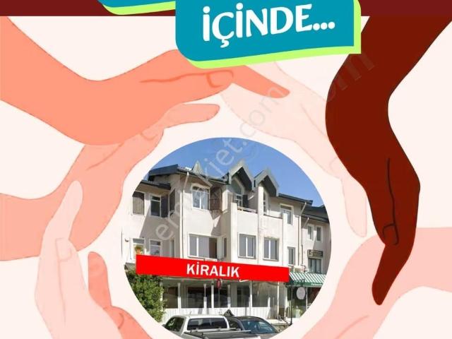 Zekeriyaköy Merkez'de Hayatın İçinde Kiralık Dükkan