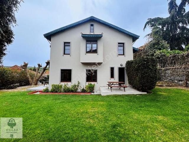 Zekeriyaköy'de Kiralık Müstakil 5+1 Büyük Bahçeli Koza Villası