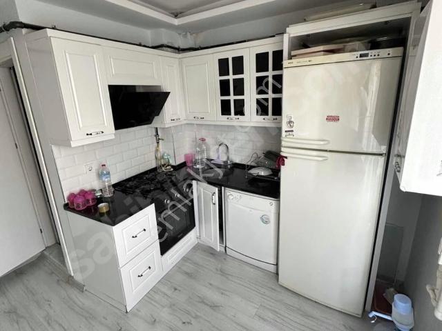 Zeki Emlak'tan Manisa Muradiye Mh. Merkezi Konumda Kiralık 1+1 Eşyalı Daire