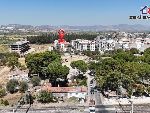 Zeki Emlak'tan Manisa Muradiye'de İstasyon Civarı Eşyalı Kiralık Daire