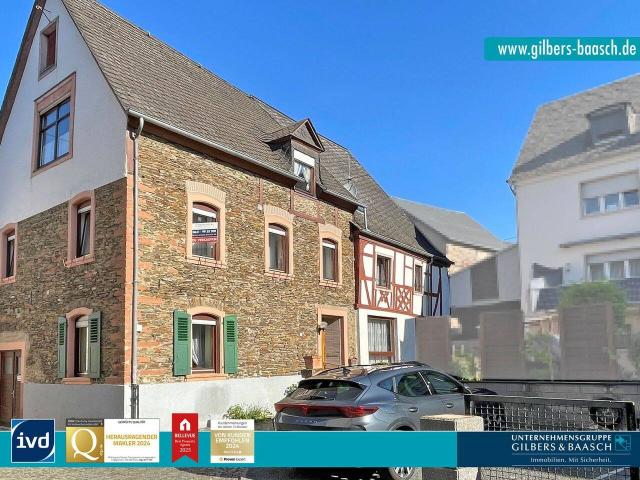 Zeltingen Rachtig: Zwei Häuser in einem, zwei Stellplätze, ideales Ferienhaus, nahe Moselpromenade
