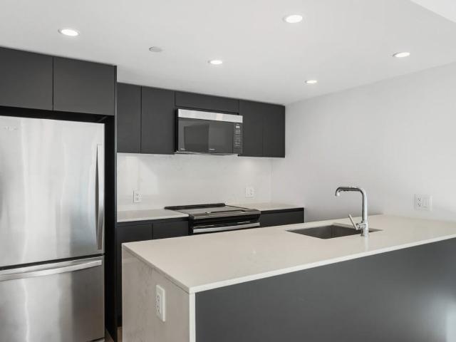 Zephyr Apartments 3 Bedroom Apartment for Rent at 1661 Davie St, Vancouver, BC V6G 1W1 West End