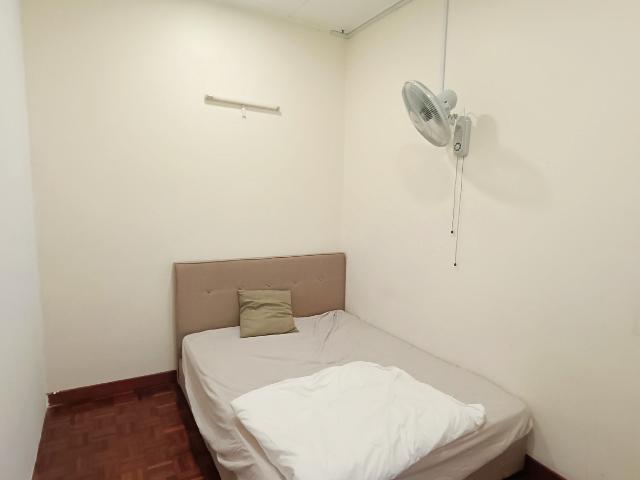 ZER0️⃣ deposit middle room Near to 1Utama