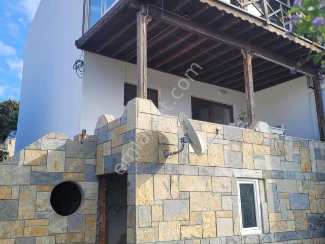 Zergülkent Sitesinde Deniz Manzaralı Köşe Villa