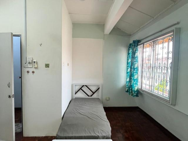 ZERO DEPOSITWINDOW SPACIOUS MIDDLE ROOM FOR RENT AT SS2 PETALING JAYA NEAR GROCERY,FOOD STALL