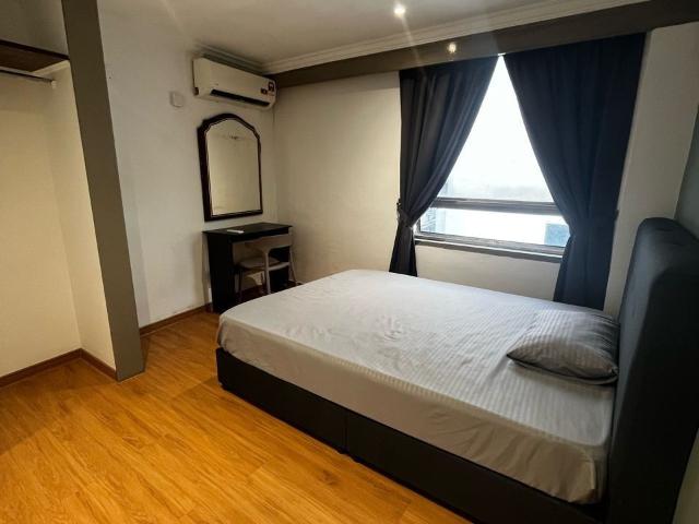 Zero deposit | 8min to monorail chowkit | private bathroom