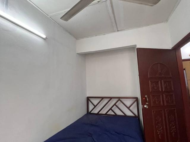 Zero Deposit Attached Sharing Bath Middle Room at SS18, Subang Jaya