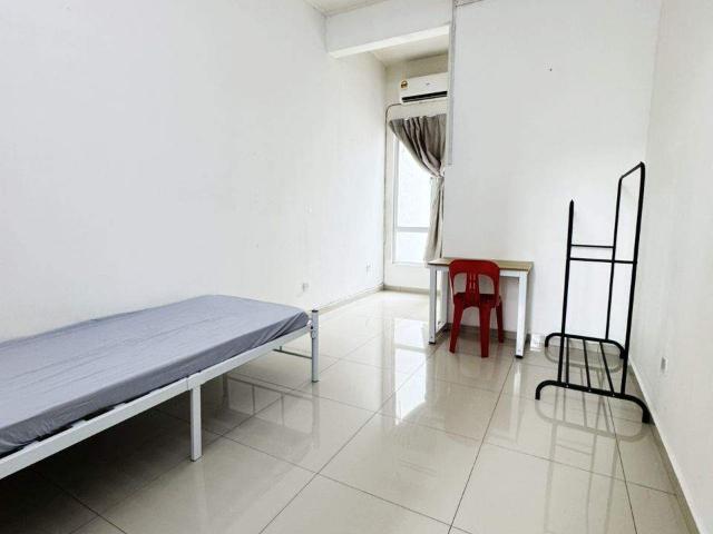 Zero deposit available | private bathroom medium room