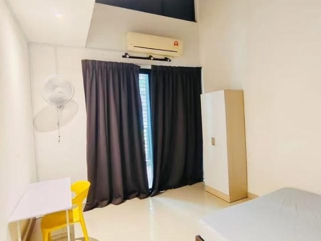 ZERO DEPOSIT! ✨ | Fully Furnished Medium Room ️ | ‍♀️‍♂️ Only 9 min Walk to MRT Bandar Utama ️ | Super Convenie