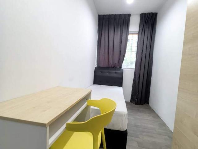 Zero Deposit Furnished Single Room for Rent near Chow Kit MRT