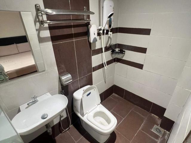 Zero deposit klang private toilet surrounded with convenience stores