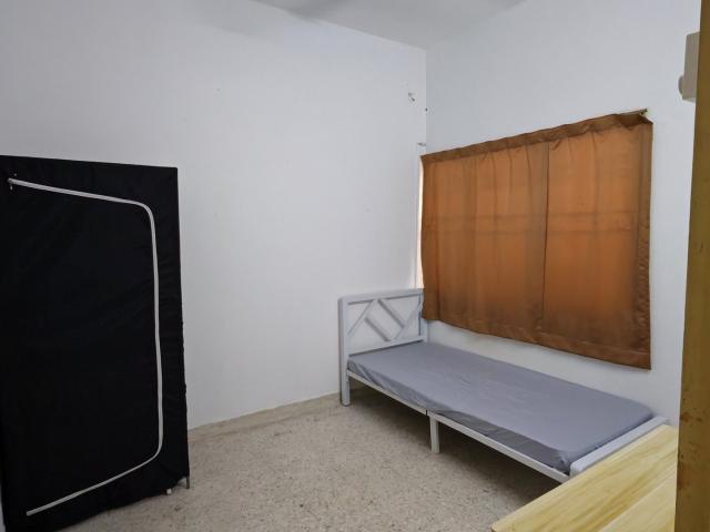 ZERO DEPOSIT Low Booking Fee8 mins Walk to SS2 Commercial Hub Medium Room for Rent