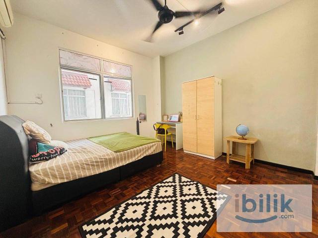 Zero Deposit Large Room at Bukit OUG Condo near LRT Awan Besar and Pavilion Bukit Jalil