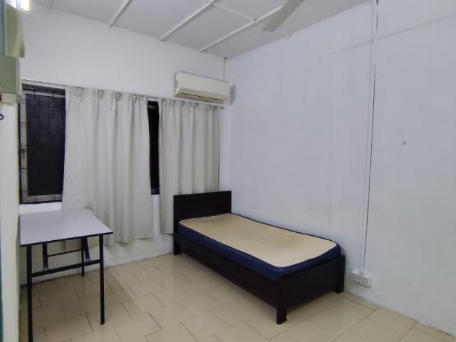 ✨ Zero Deposit ✨ Middle Room at SS2, Petaling Jaya Near Sea Park/Taman Paramount with High Speed WI Fi ✨