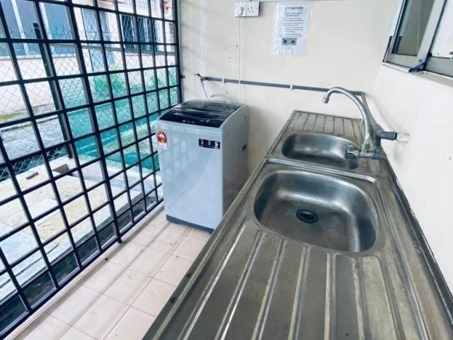 Zero Deposit Middle Room BU7, Bandar Utama