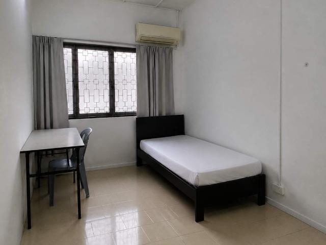 Zero Deposit | SS2, Petaling Jaya | Walking Distance to LRT | Fully Furnished Aircond Single Room for Rent