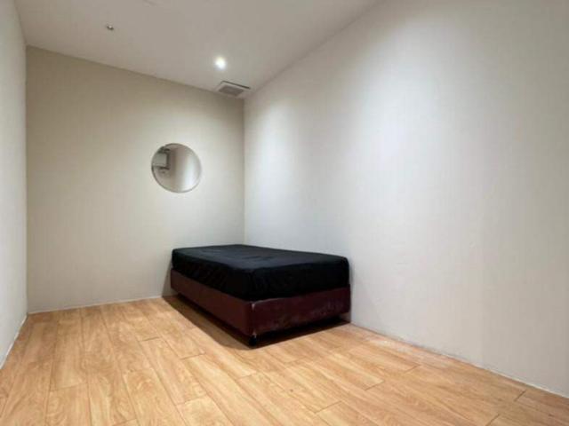［Zero Deposit ] Petaling Jaya Single Room | Fully Furnished | Near LRT | Wifi And Aircond Available