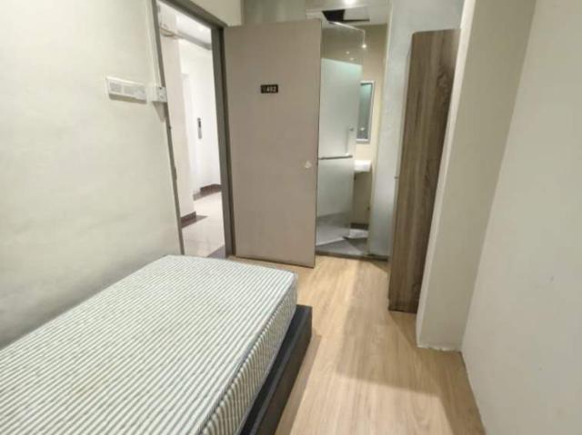 ［Zero Deposit ] Petaling Street Single Room Self Bathroom | Fully Furnished | Near LRT | Wifi And Aircond Available