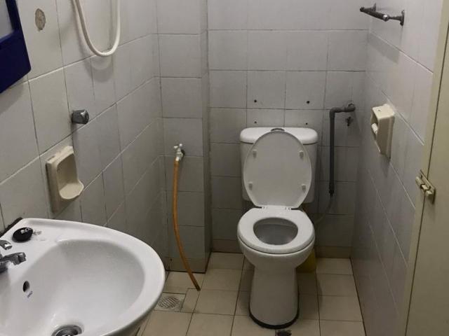 Zero deposit Room in SS15, walking distance to shoplots and LRT. Fully furnished with AC and private Bathroom