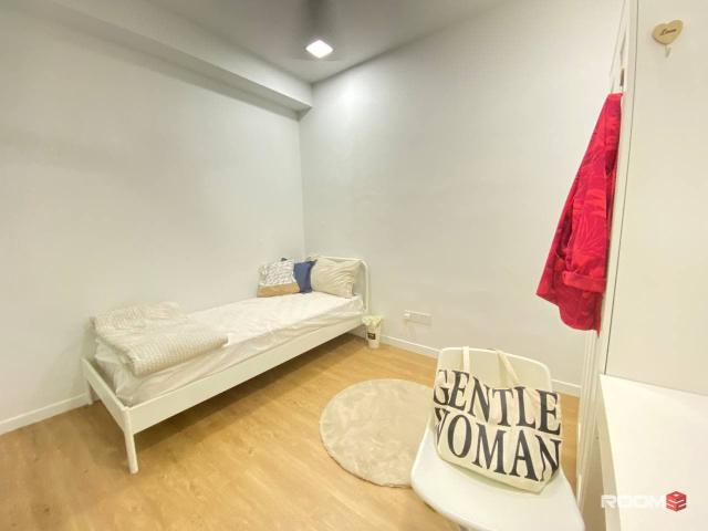 Zero Deposit Room Rent Near LRT Room Rent At Townhouse Style Condo !