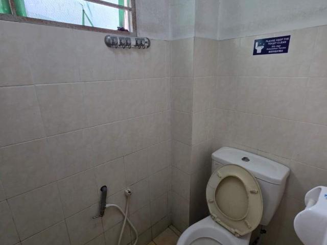 Zero DepositKota Damansara Units For Rent Nowinc: attached sharing toilet + aircond
