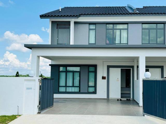 Zero Downpayment gate guarded new 2 storey house kluang