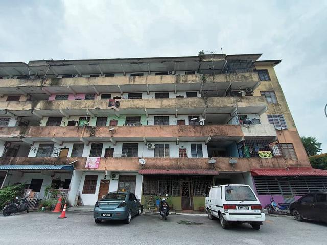 Zero Downpayment Ground Floor Flat Nilai Perdana Corner Lot RENOVATED