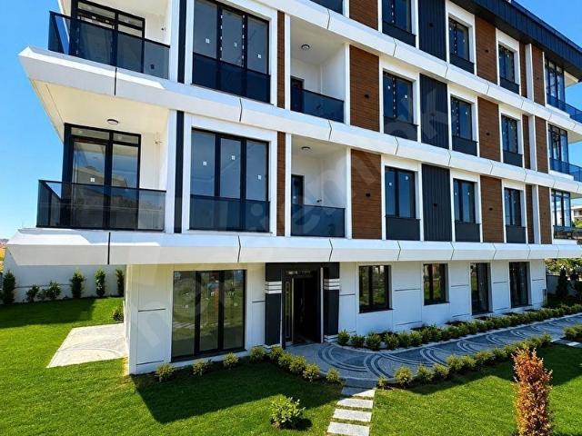 ZEROVA'DAN BEYLİKDÜZÜ'NDE BAHÇE KULLANIMLI 2+1 DAİRE