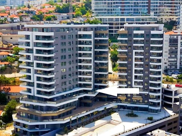 Zeta'dan Narlıdere'de Doğa ve Deniz Manzaralı Site İçi 3+1 Daire