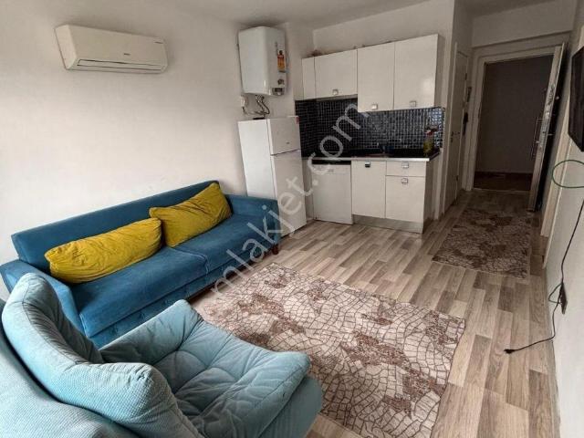 Zeytinköy'de Havuzlu Site'de 1+1 Kiralık Apart