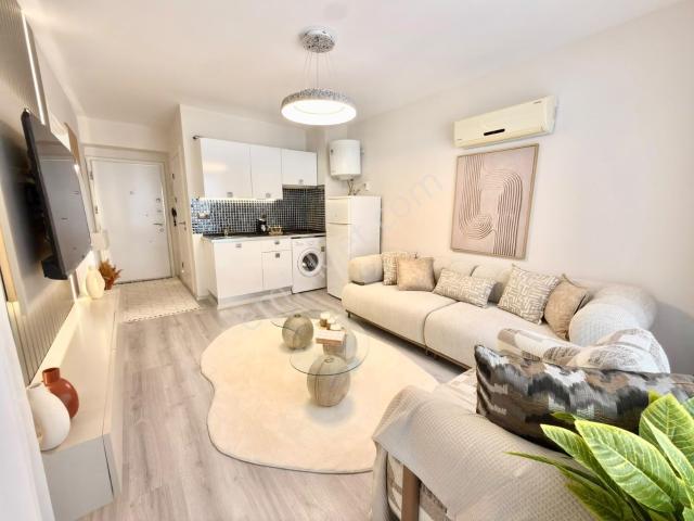 Zeytinköyde Havuzlu Sitede Arakat Balkonlu Eşyalı 1+1 Apart