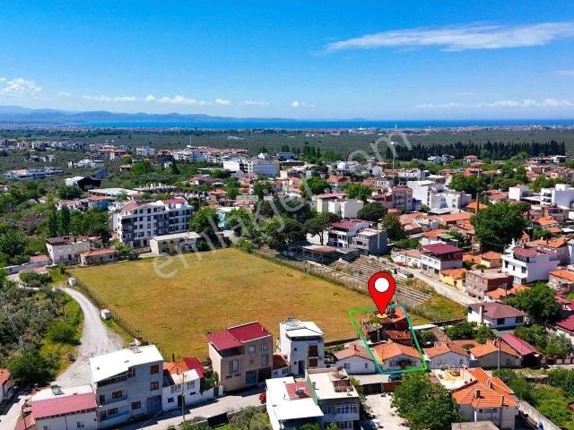 Zeytinli'de İçerisinde Köyevi Ev Olan İnşaata Hazır Fırsat Arsa