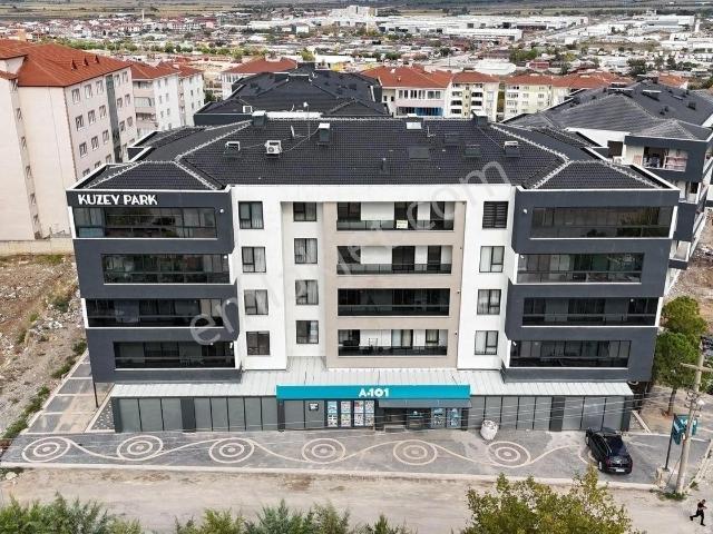 Zeybek Emlaktan Reşadiye De 925 Metrekare İş Yerimiz Satılık