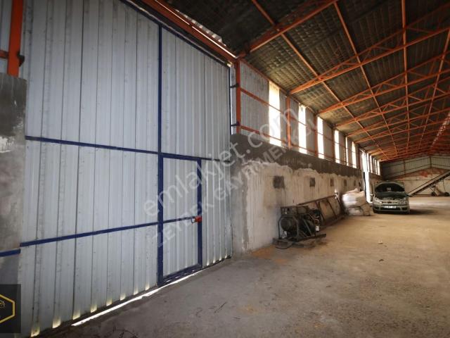 Zeybek Emlaktan Tırnova Mah. 900m2 Kiralık Depo