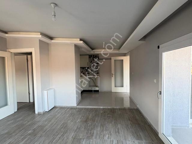 Zeybek Mahallesinde Geniş Ferah Ve Kullanışlı 2+1 Kiralık Daire