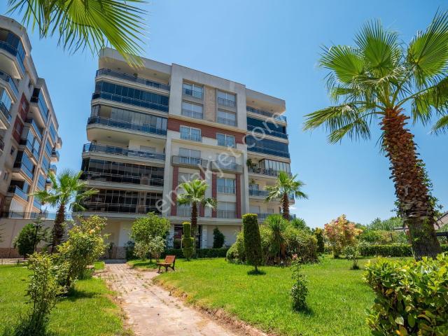 Zeybek Mahallesi'nde Site İçerisinde Havuzlu Geniş 3+1 Kiralık