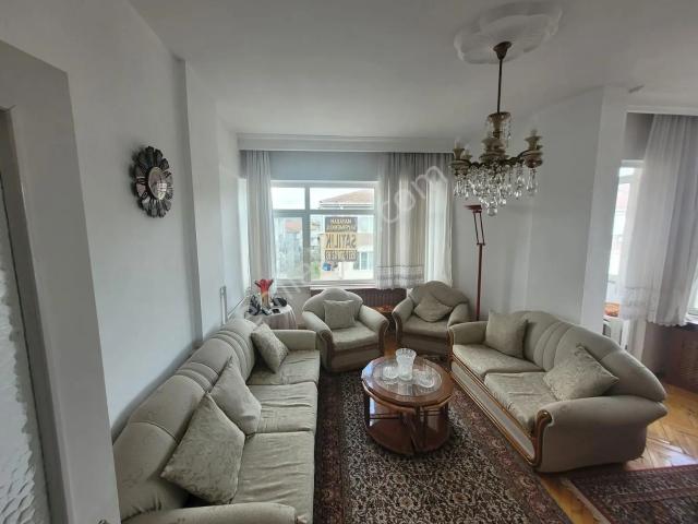 Zeynep Gayrimenkulden Kkurtuluş Mah.3+1 Satılık Daire
