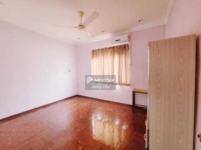 装修砸了 RM200K 用心打造的屋子真的不是每间都有️ #Opal Mutiara Mas 3层 Cluster House【5房5厕】Built up 2800sqft 22×65＋额外 10ft 地 全屋装修 屋况保持非常好 Private Lift＋Jacuzzi 直接把生活品质提升一个等级️ 保安区