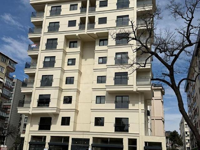 ZİVERBEYDE CADDE CEPHELİ PRESTİJLİ KİRALIK OFİS İŞ YERİ