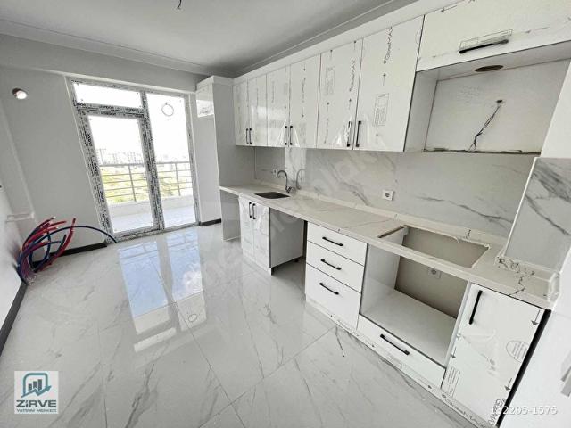 ZİRVE EMLAK FERUDUNÇELİKTE KÖK TAPU ÇİFT BANYO ÖN CEPHE DAİRE!