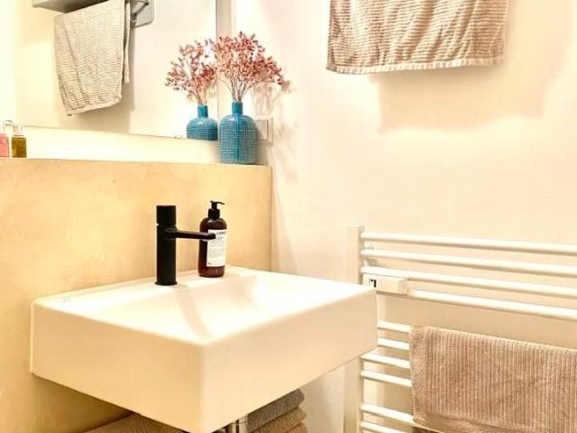 Zimmer in Hinterhaus Maisonette mit Balkon
