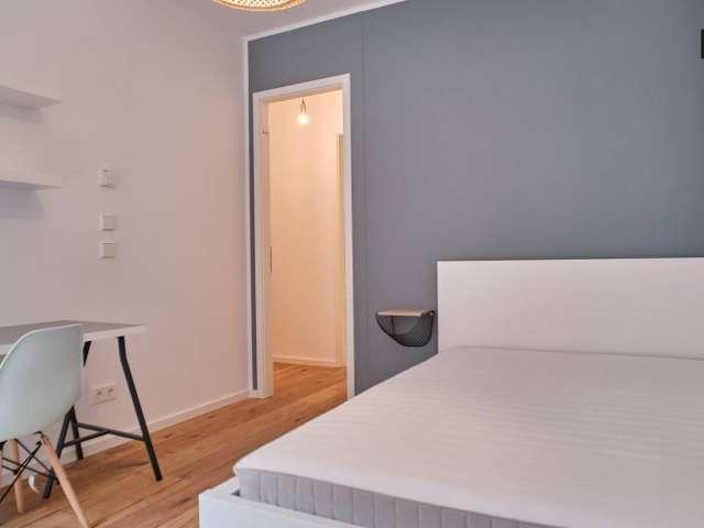 Zimmer in Wohngemeinschaft in Neubau. Hochzeit. Berlin