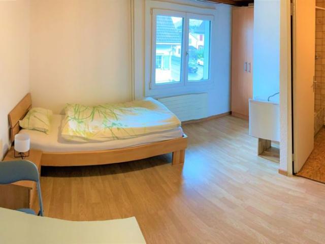 Zimmer mit Bad zu vermieten