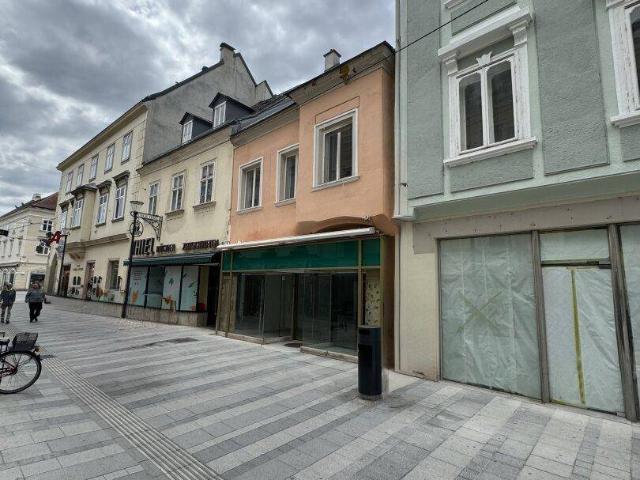 Zinshaus mit Geschäftslokalen und Wohnungen im Zentrum, Bestlage teilweise vermietet