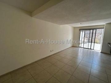 Zibatá Oportunidad! Casa con sala de TV o estudio en PB y 3 recámaras