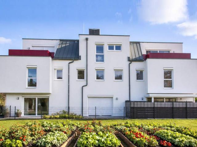 Ziegelmassiv Reihenhaus in Grünruhelage mit City Nähe | Niedrigenergie mit PV Anlage & LWP | inkl. Parkplatz