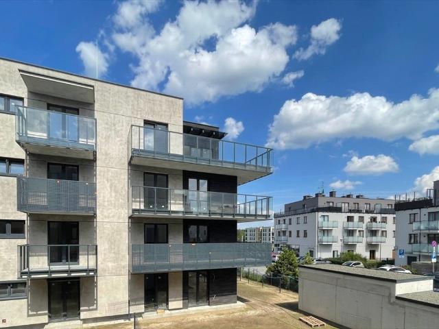 Na sprzedaż przestronne 3 pokojowe mieszkanie 58 m² z balkonem w Zielonkach