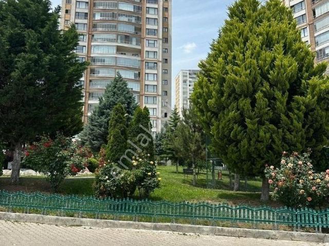 Zirve Park Sitesinde Dublex Teraslı 6+1 Daire