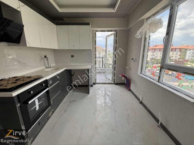 Zirveden Yıldırımda Köşebaşı 3+1 Lüx Satılık Daire